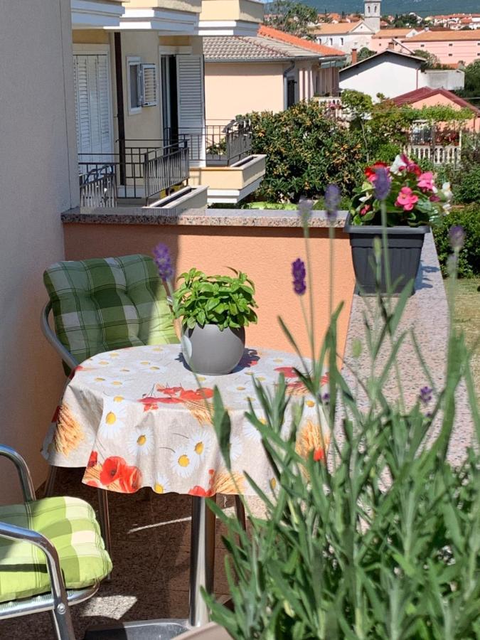 Apartment Close To Krk Town Centre Exteriör bild